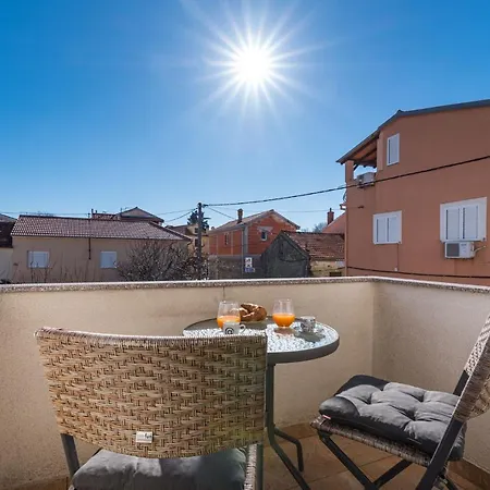 Apartament Karla *