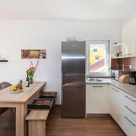 Karla Apartment
