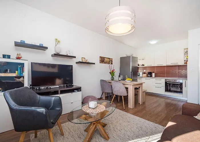 Апартаменты Karla Задар