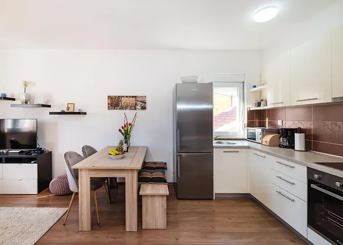 Апартаменты Karla Задар