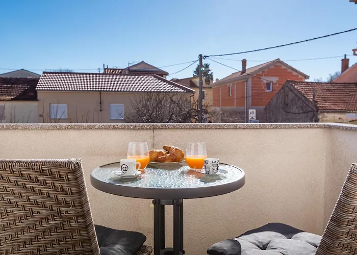 Апартаменты Karla Задар